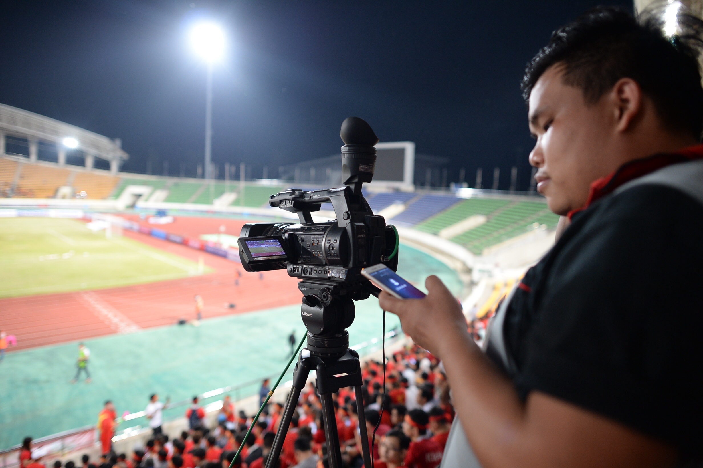 Khan gia keu ca vi chat luong truyen hinh tran Viet Nam thang Lao hinh anh