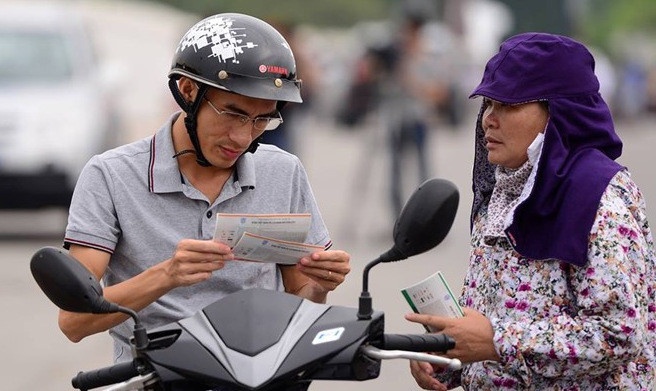 Ve cho den xem DT Viet Nam tang phi ma sau mot ngay phat hanh hinh anh