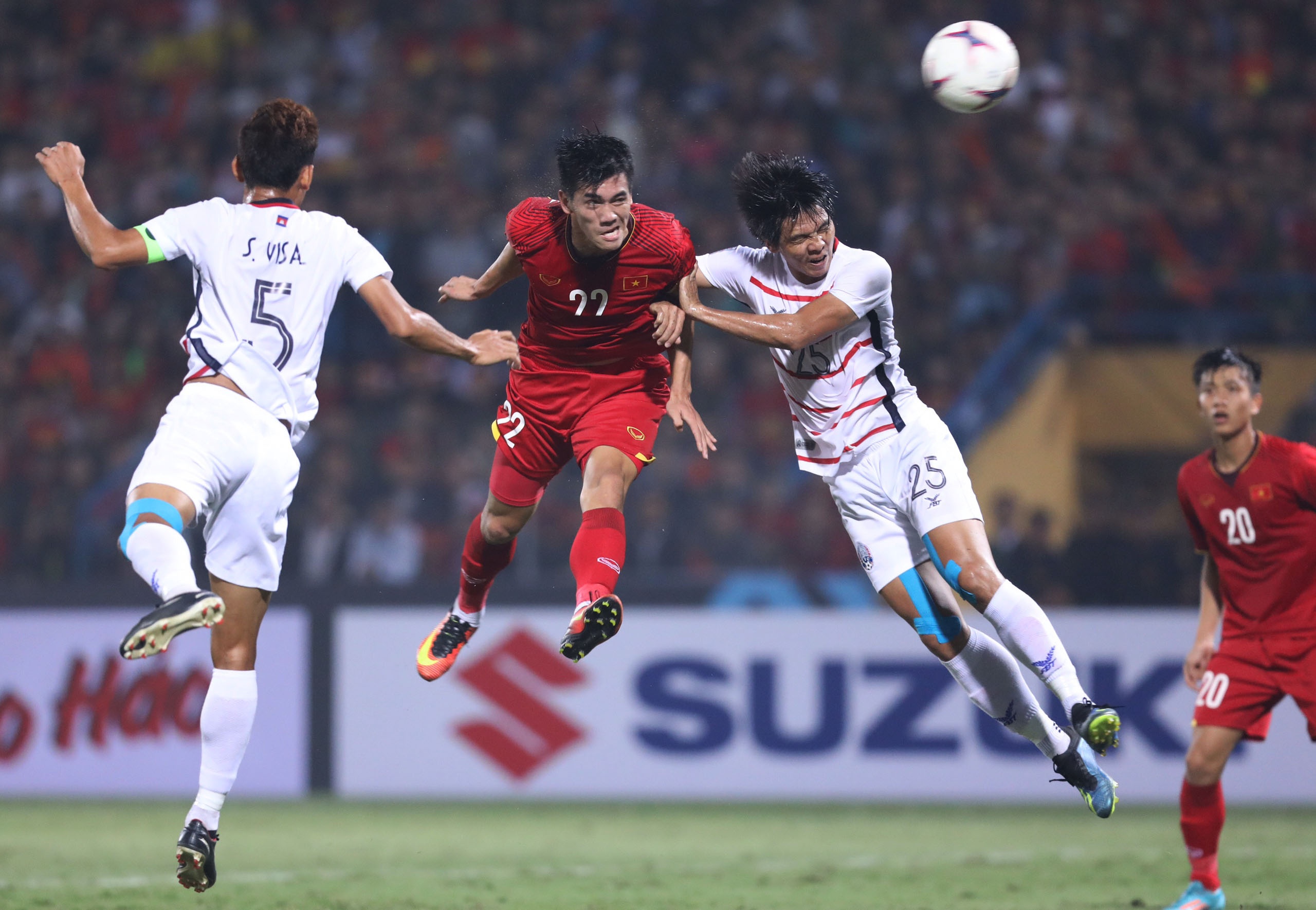 Đội tuyển Việt Nam, Campuchia, Nguyễn Mạnh Dũng, AFF Cup 2018 ảnh 2 Doi tuyen Viet Nam, Campuchia, Nguyen Manh Dung, AFF Cup 2018 anh 2