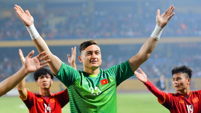Hon 20.000 ve tran ban ket AFF Cup cua Viet Nam duoc ban online hinh anh