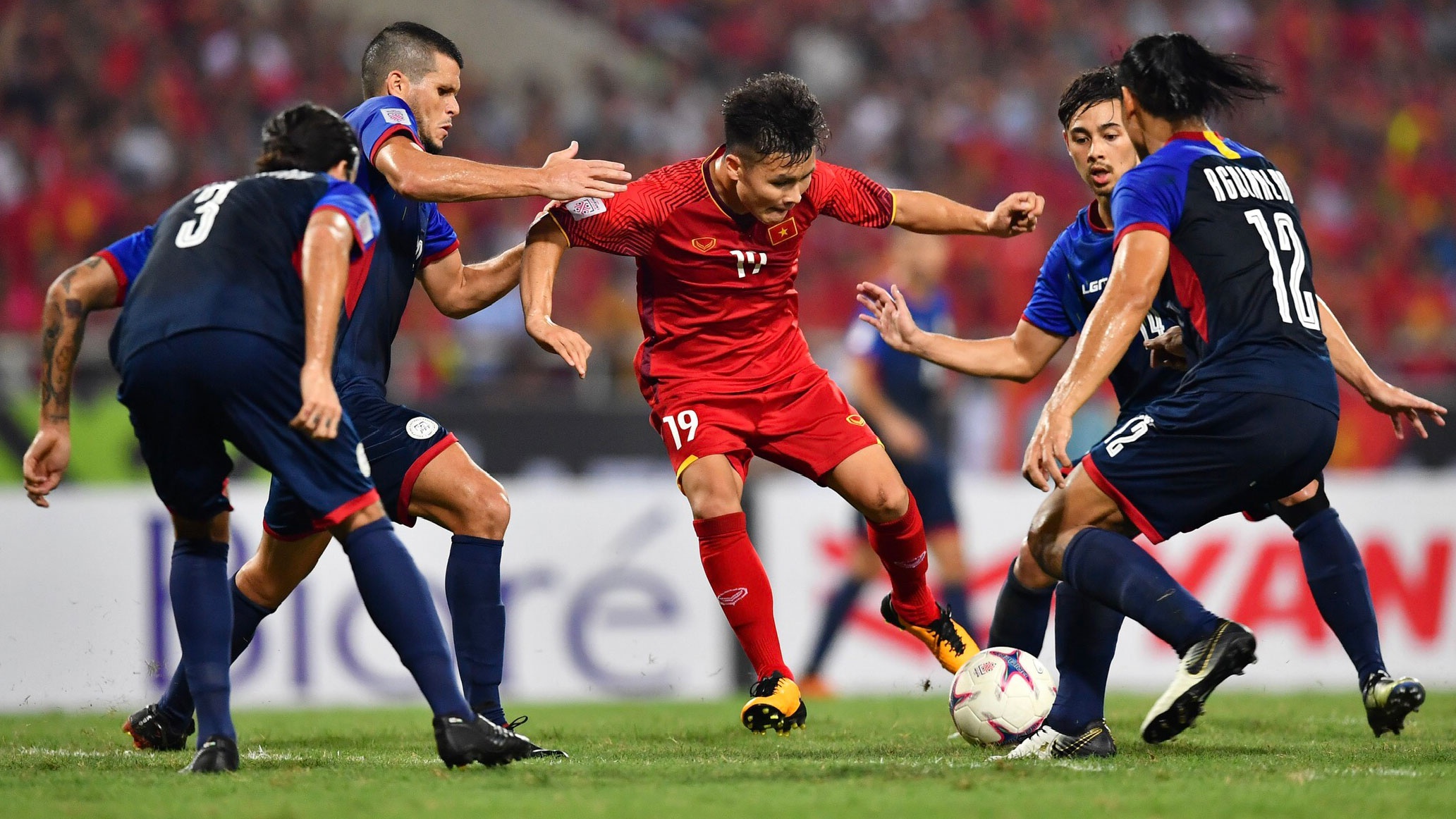 'Khong nen keo Quang Hai lui sau o tran chung ket' hinh anh