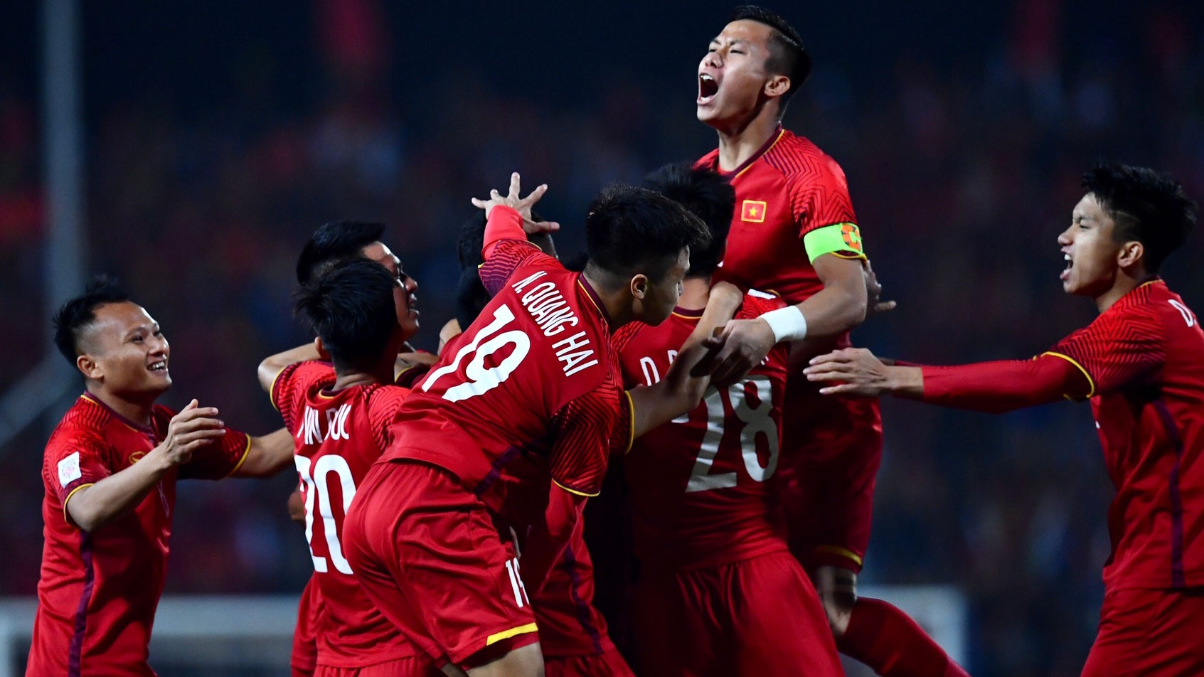 BLV Anh Ngoc: 'Chuc vo dich AFF Cup la khoi dau cho trang su moi' hinh anh