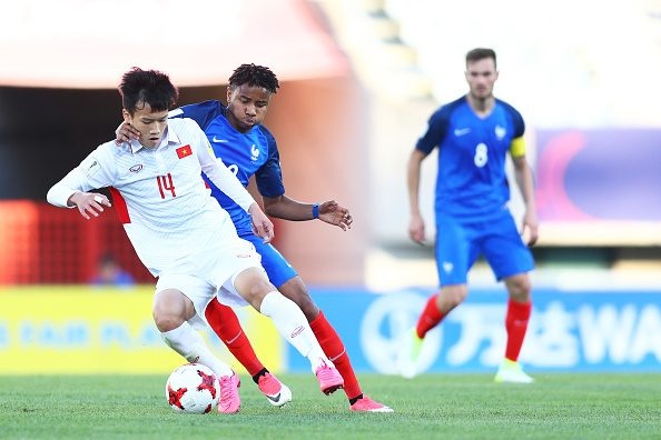 Tan binh tuyen Viet Nam truong thanh tu pha hong an lich su hinh anh