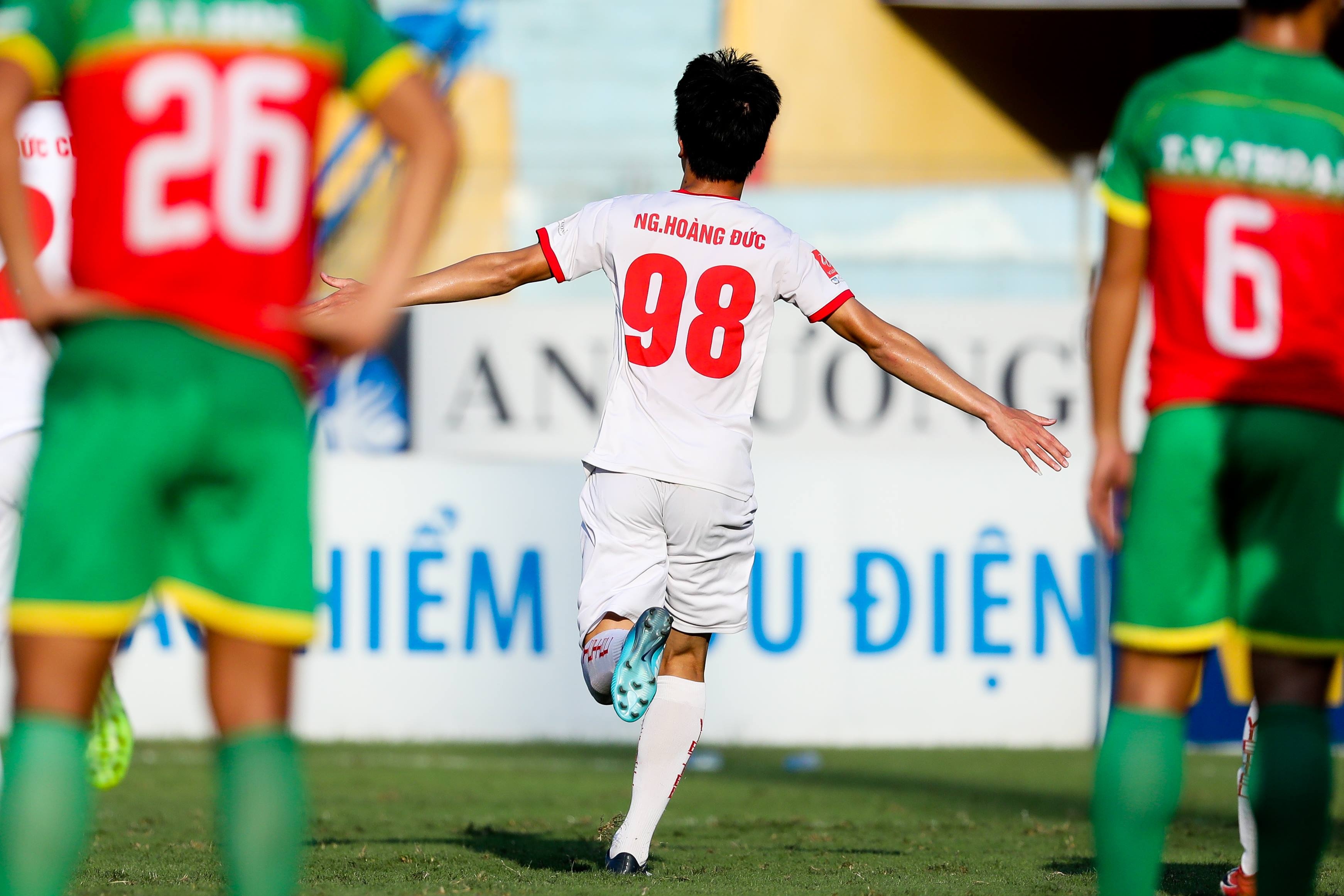 Nguyễn Hoàng Đức, tiền vệ Nguyễn Hoàng Đức, Đội tuyển Việt Nam, Asian Cup 2019 ảnh 2 Nguyen Hoang Duc, tien ve Nguyen Hoang Duc, Doi tuyen Viet Nam, Asian Cup 2019 anh 2