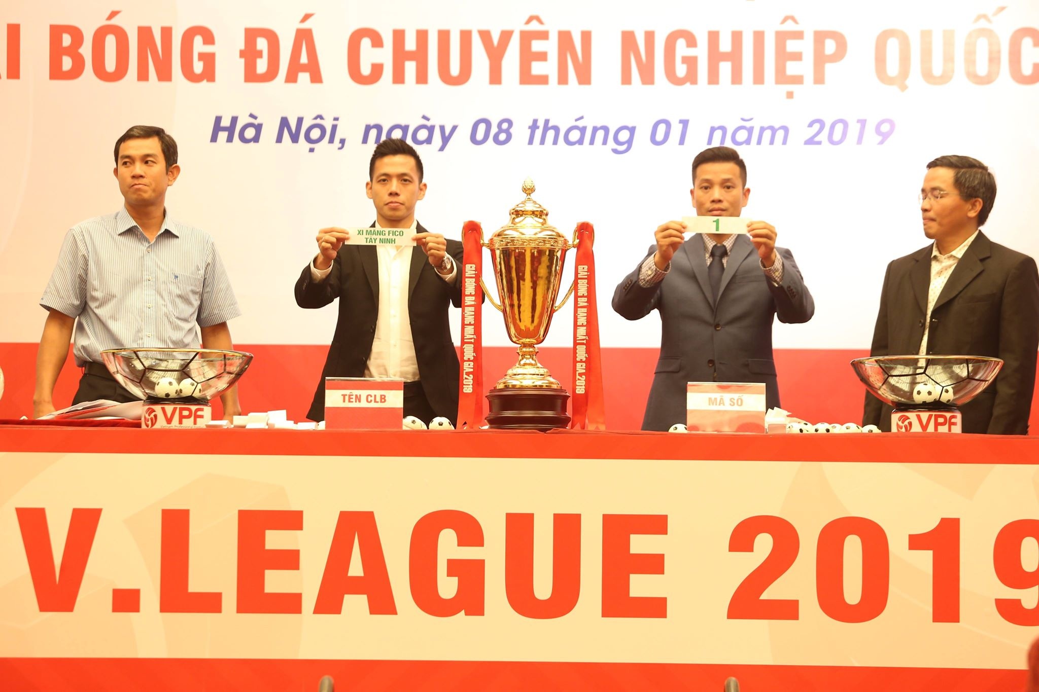 V.League 2019,  tai tro V.League 2019,  bong thi dau V.League 2019 anh 2