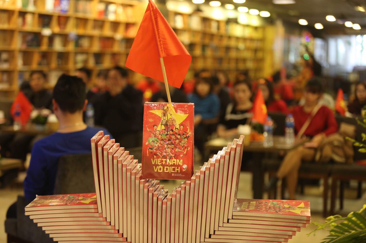 Vô địch Đông Nam Á, Việt Nam vô địch, đội tuyển Việt Nam, sách về đội tuyển Việt Nam ảnh 1 Vo dich Dong Nam A, Viet Nam vo dich, doi tuyen Viet Nam, sach ve doi tuyen Viet Nam anh 1