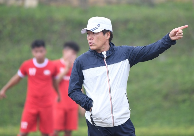 Tan binh V.League chieu mo HLV tung vo dich AFC Champions League hinh anh