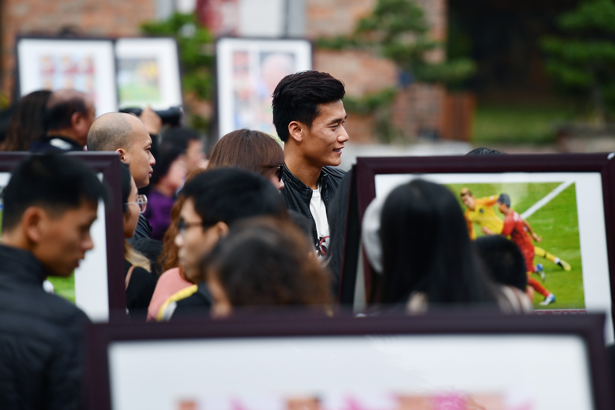 Trien lam anh,  bong da Viet Nam,  Nguyen A anh 1