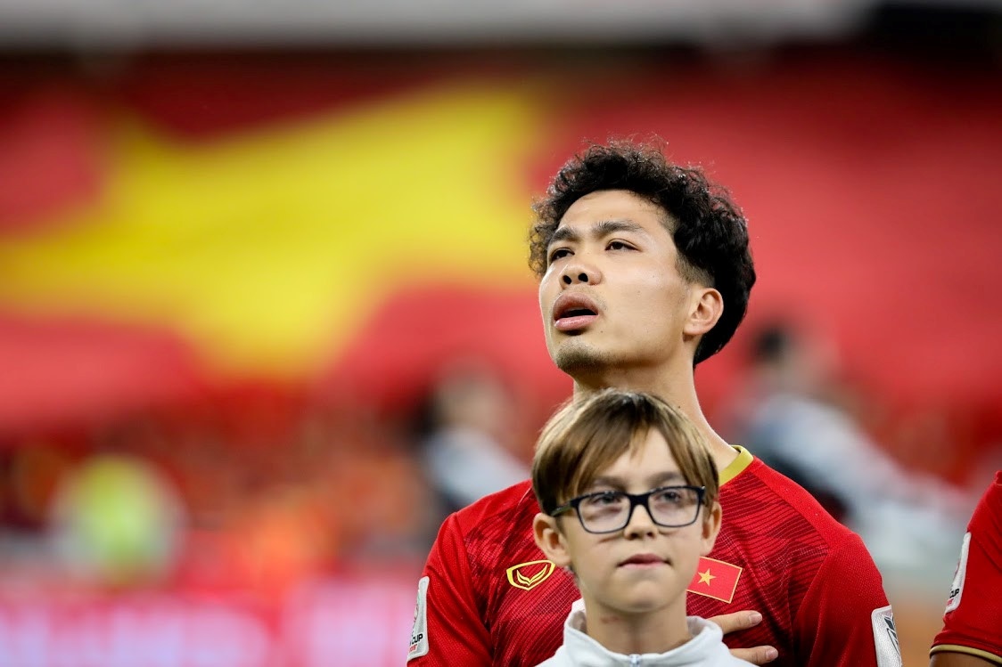 HAGL cho Incheon United muon Cong Phuong 1 nam hinh anh