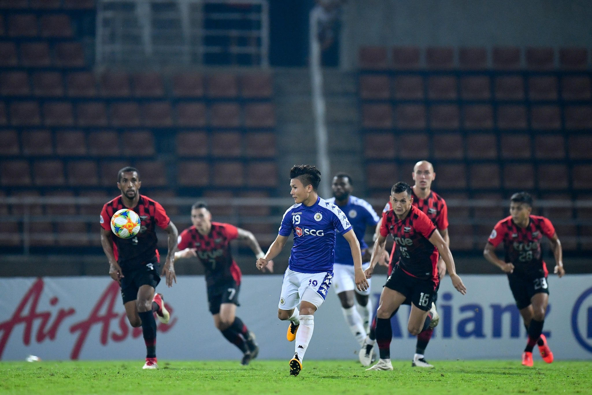 Quang Hai,  Fellaini,  AFC Champions League anh 2