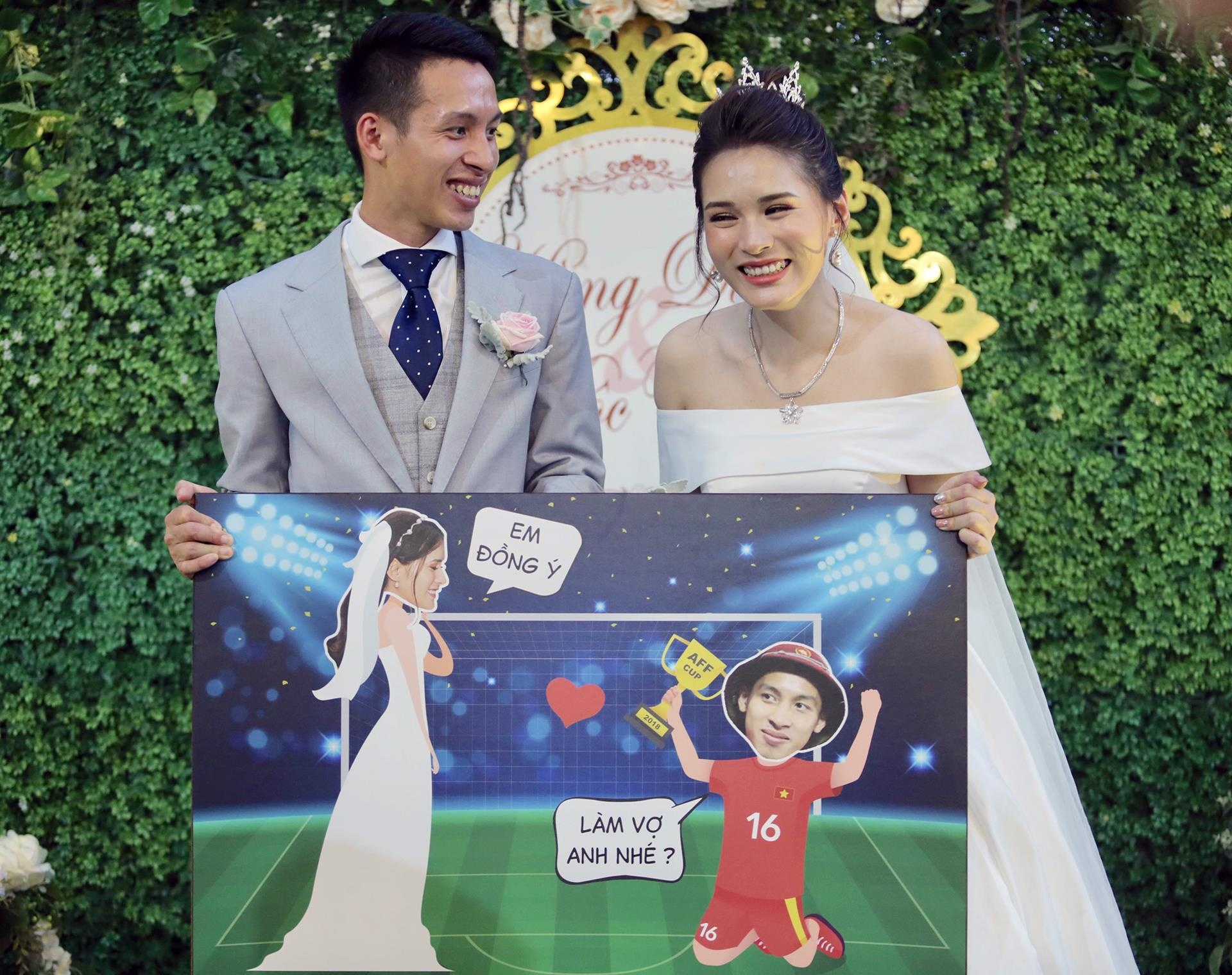 CLB Quang Ninh,  CLB Ha Noi,  V.League 2019,  bau Tam,  Asanzo anh 7