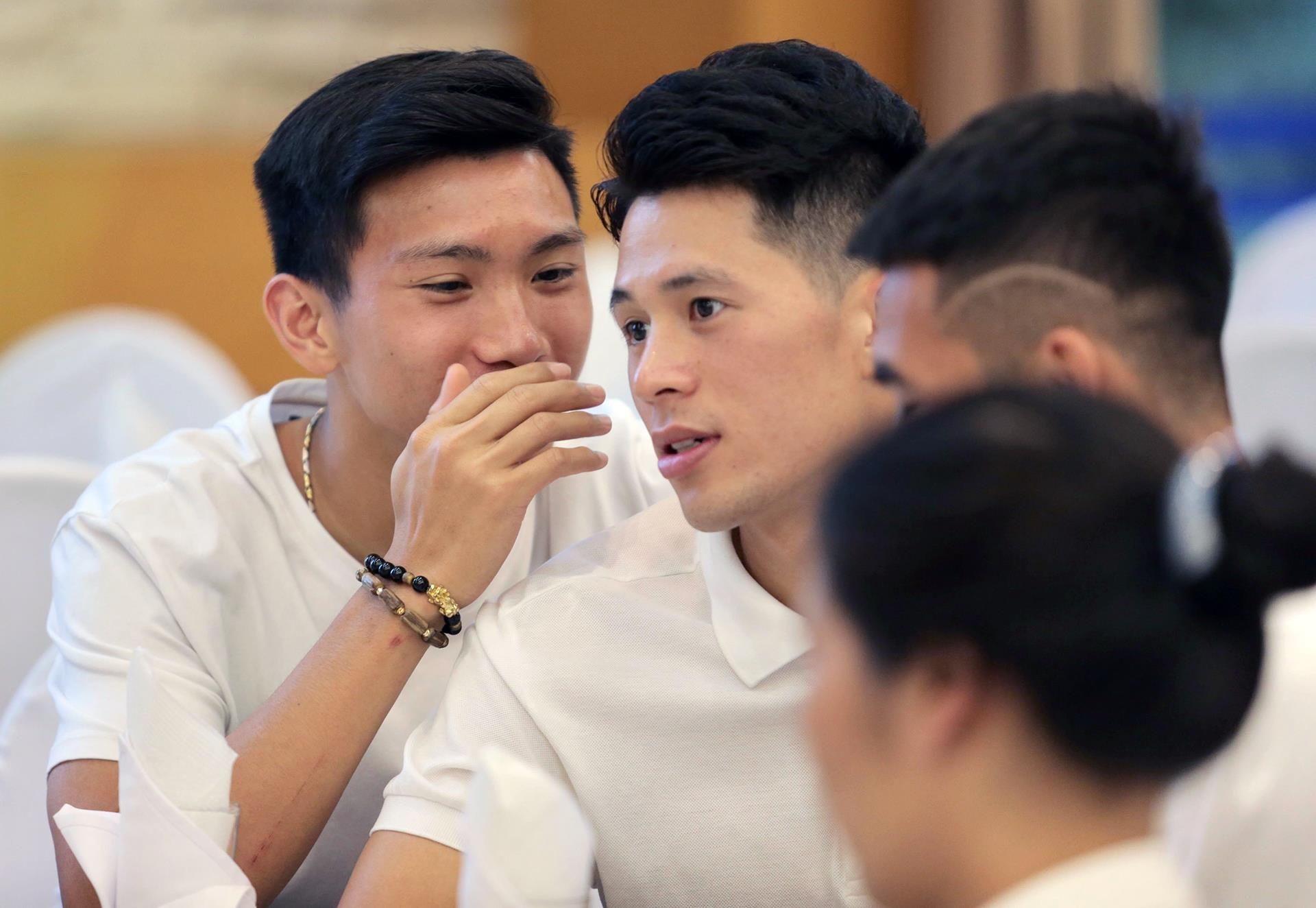 CLB Quang Ninh,  CLB Ha Noi,  V.League 2019,  bau Tam,  Asanzo anh 4