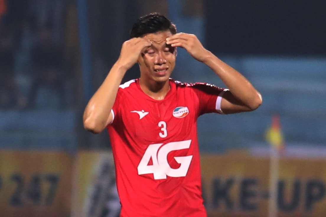 Que Ngoc Hai bi ky luat noi bo sau tran derby thu do hinh anh