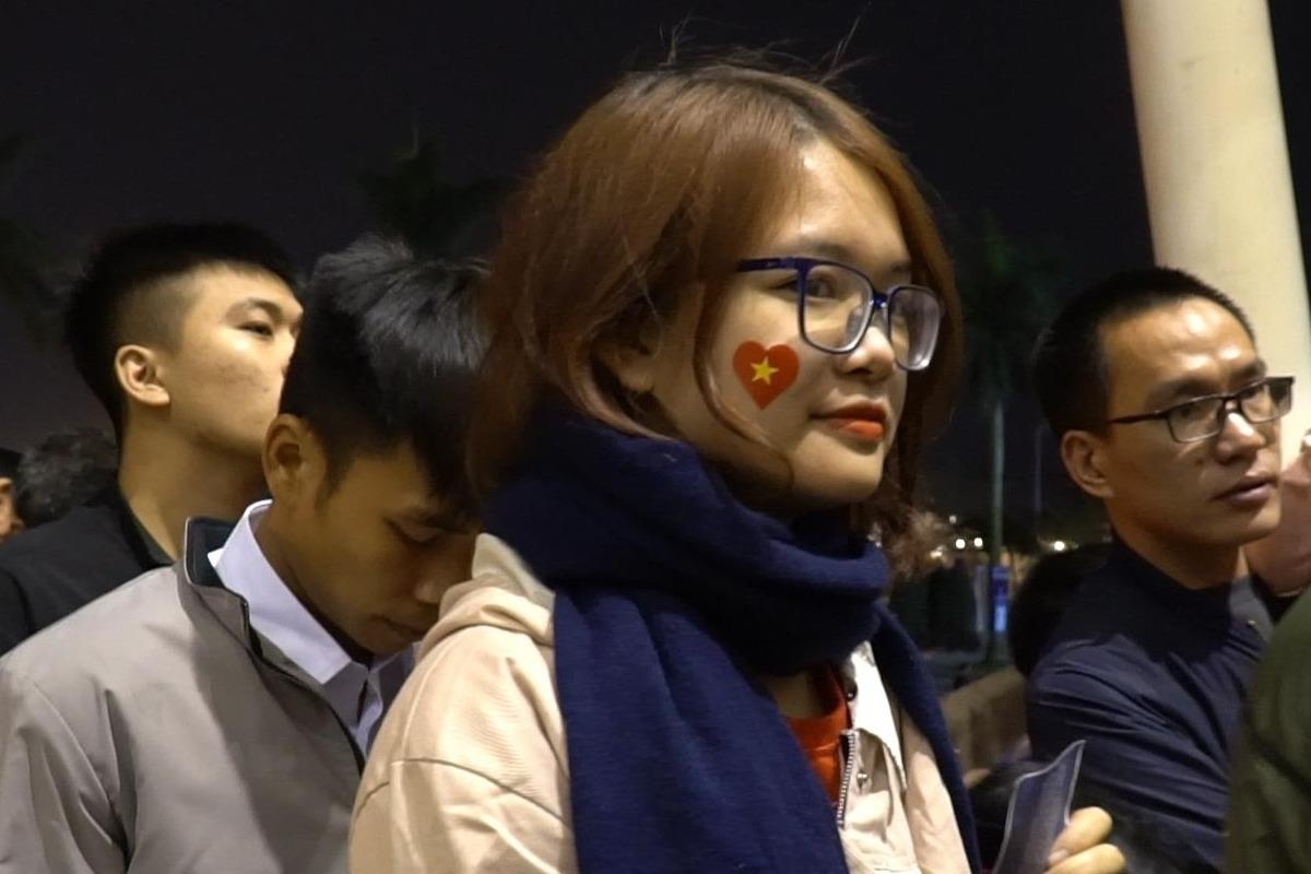 Khan gia xep hang khien tac duong truoc san My Dinh hinh anh