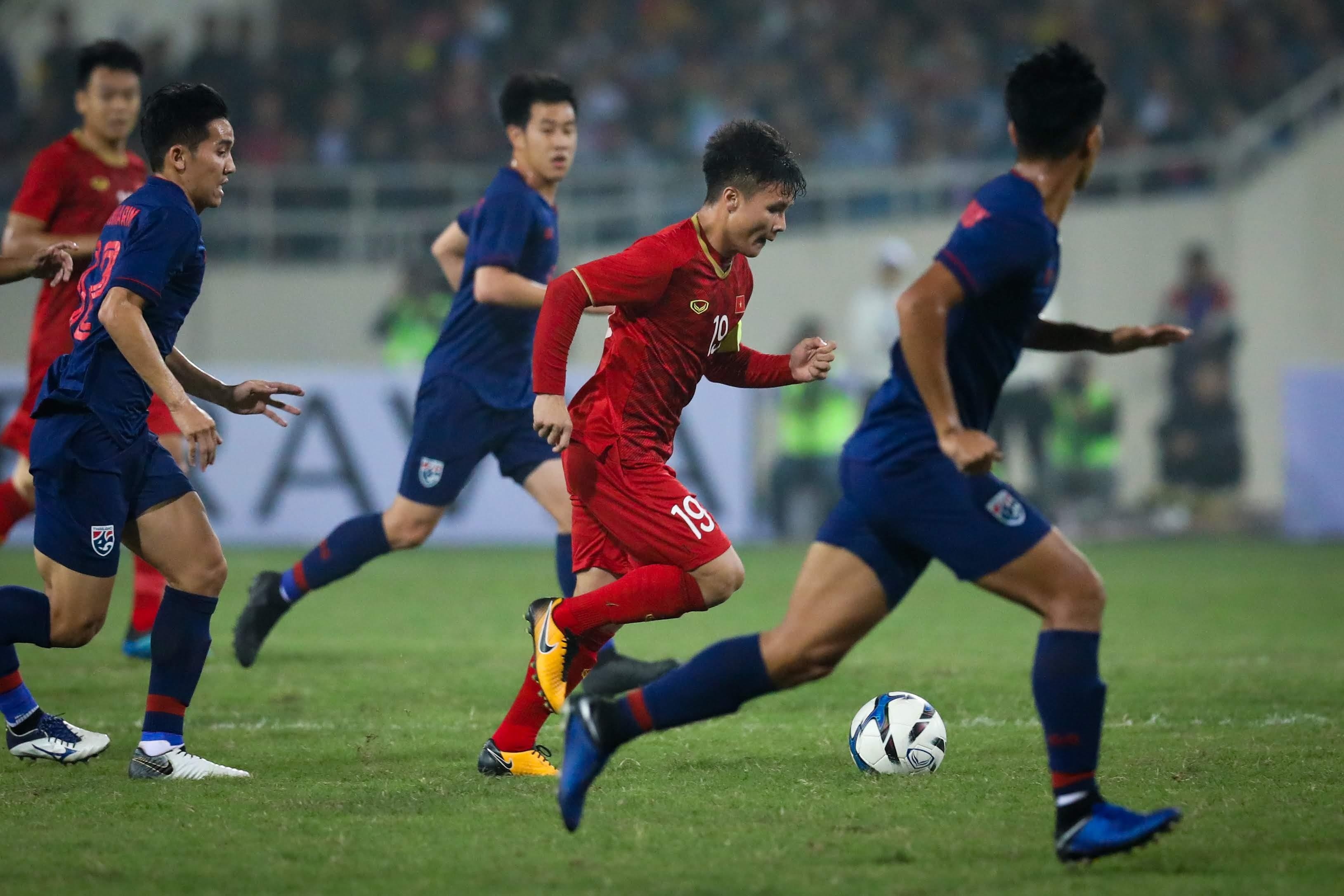 Cau thu Thai Lan bat luc va uc che truoc U23 Viet Nam anh 2