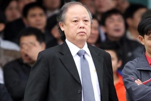 'Trong tai tu choi pha da phat phan luoi cua CLB Can Tho la dung' hinh anh