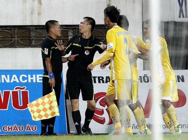 Trong tai rut nham the khong duoc phan cong lam nhiem vu tai V.League 2019 anh 2