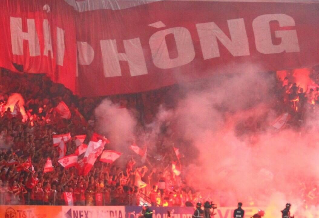 Vi sao phao sang duoc tuon vao san Ha Noi? hinh anh