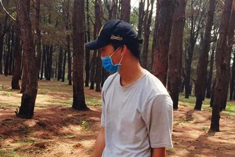 Tien ve Tuan Anh cung dong doi don rac nhan ngay Quoc te Lao dong hinh anh