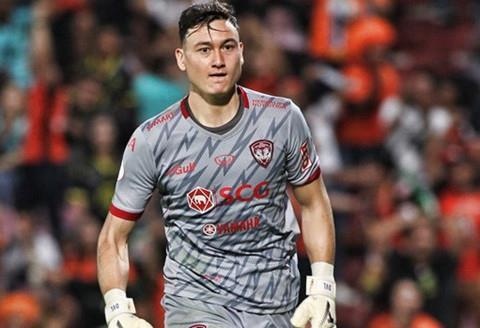 Van Lam giu sach luoi giup Muangthong thang tien tai Thai FA Cup hinh anh