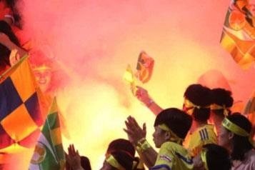 De lot mot qua phao sang, san Hang Day tiep tuc doi mat an phat hinh anh