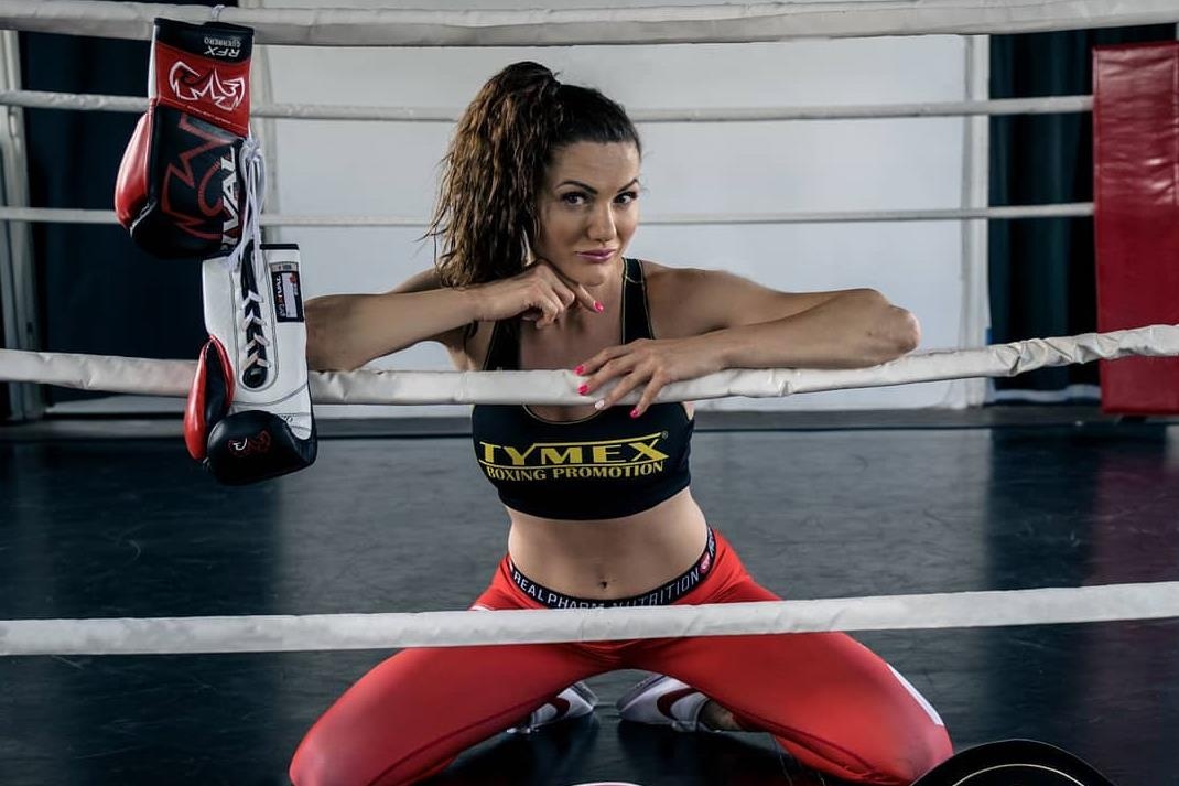 Nu vo si vo dich the gioi muon chup anh Playboy anh 1