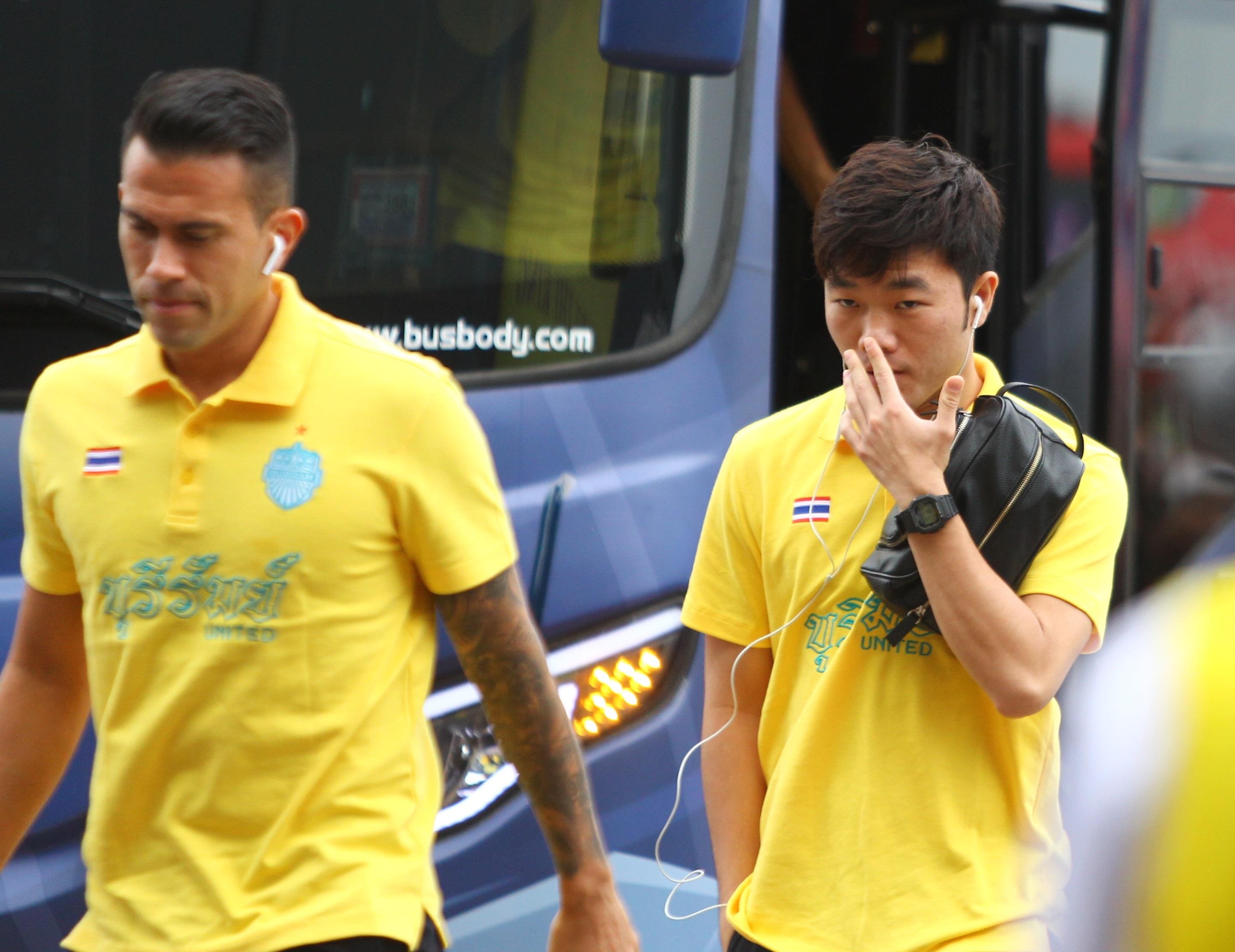 Van Lam,  Xuan Truong lanh lung truoc tran doi dau anh 6