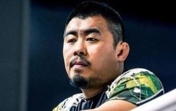 Tu Hieu Dong tung bi danh vo dau, phai khau 26 mui hinh anh