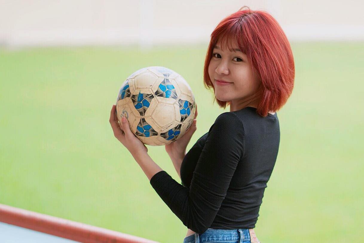 Yen Xuan cung Viet kieu tre co vu Van Lam truoc them King's Cup hinh anh