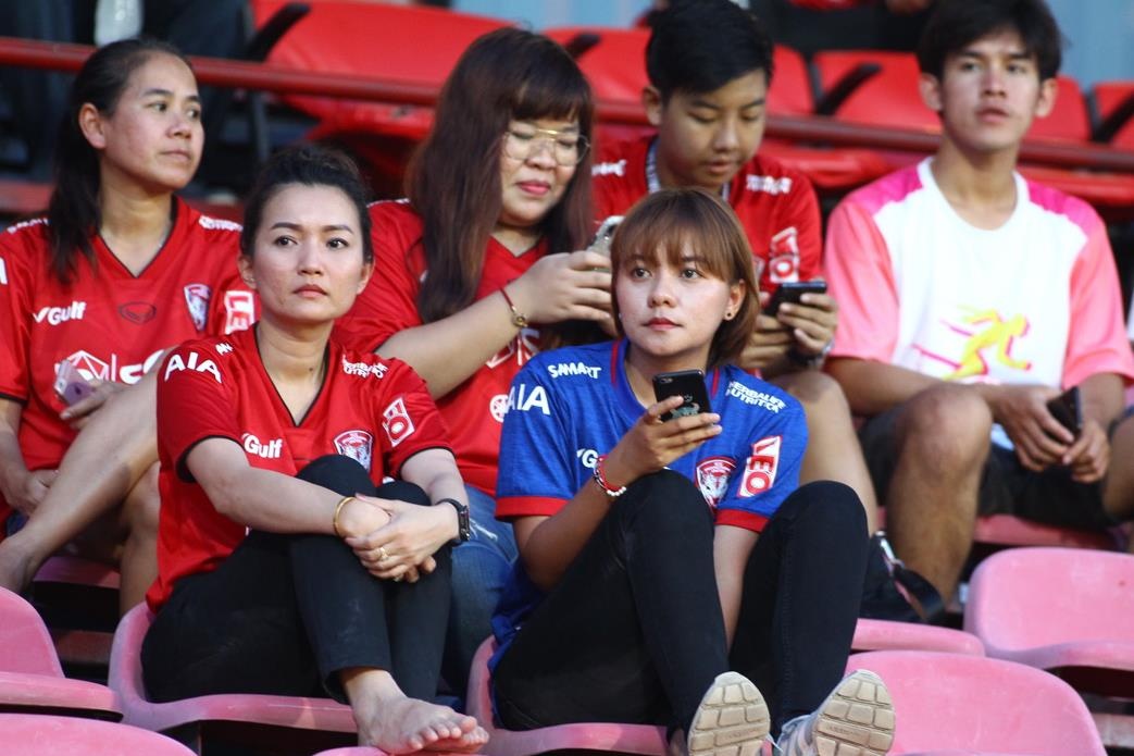 Ban gai Van Lam do sac cung dan hot girl Thai Lan anh 3