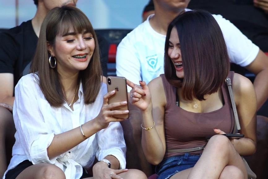 Ban gai Van Lam do sac cung dan hot girl Thai Lan anh 4