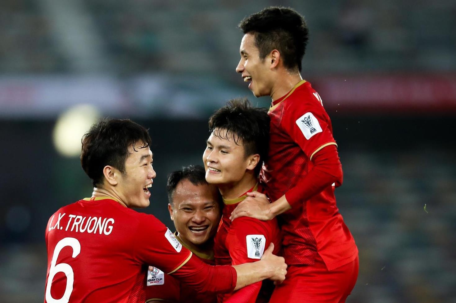 'Can coi suc ep phai thang Thai Lan tai King's Cup' hinh anh