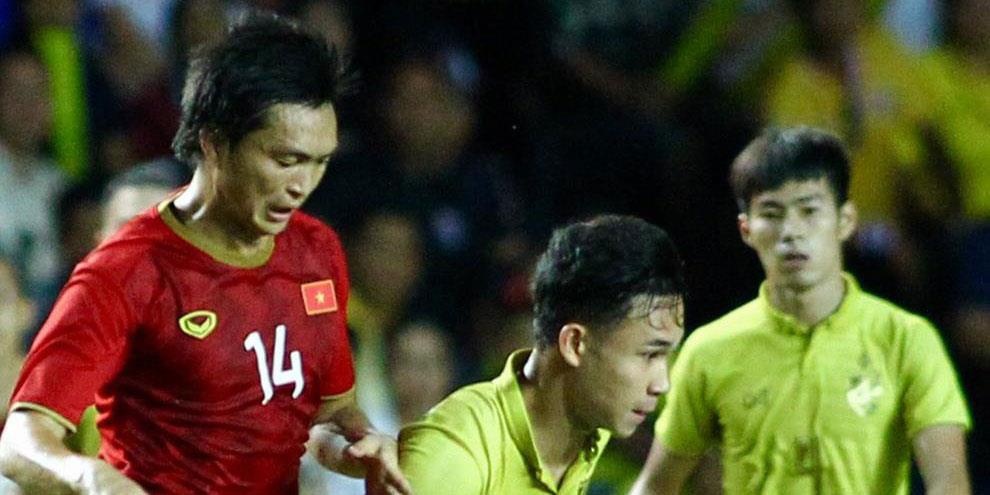 'Tuyen Viet Nam thang Thai Lan nho tinh than no luc va may man' hinh anh