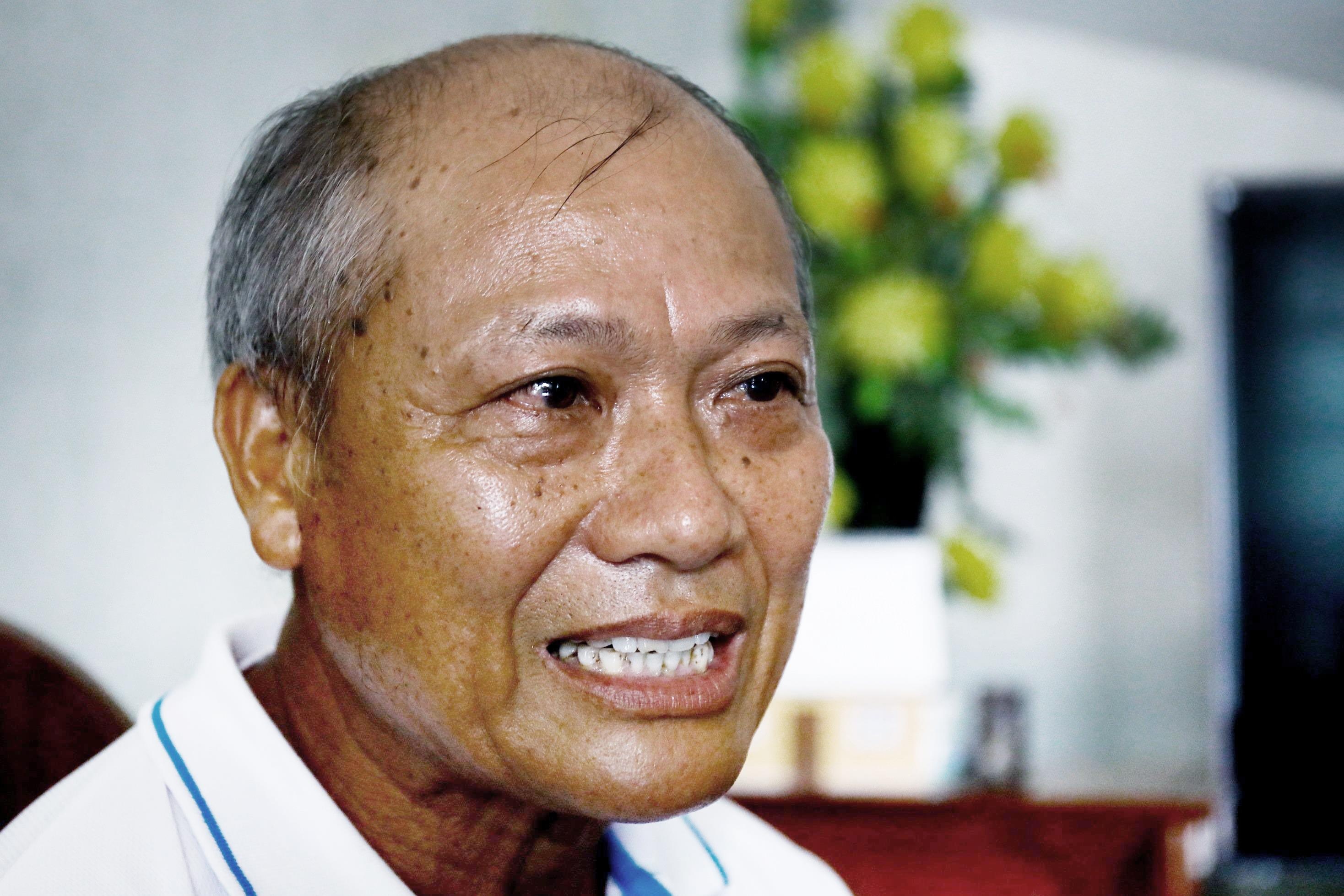 Thay cu ngai gap lai vi Doan Van Hau da la ty phu hinh anh