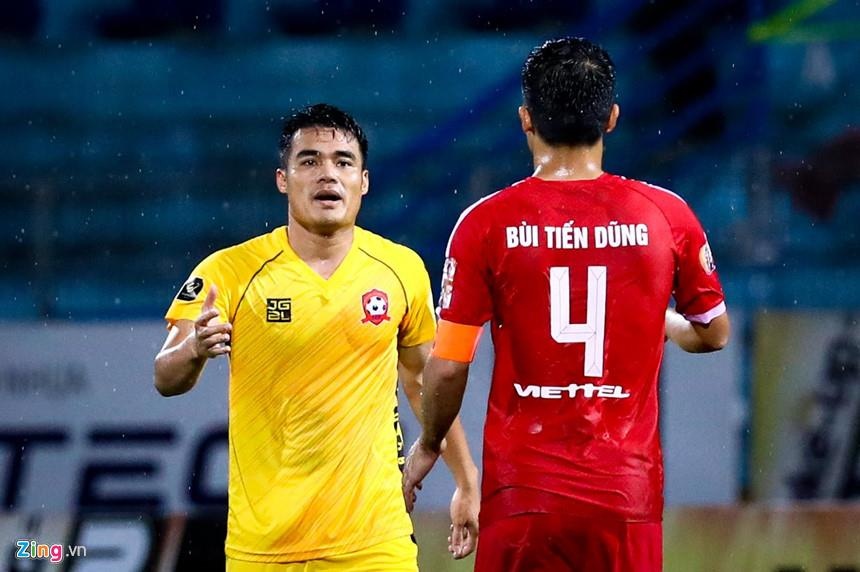 Chờ đợi 'bom tấn' Văn Hậu giữa kỳ chuyển nhượng V.League ảnh 2 Cho doi 'bom tan' Van Hau giua ky chuyen nhuong V.League anh 2