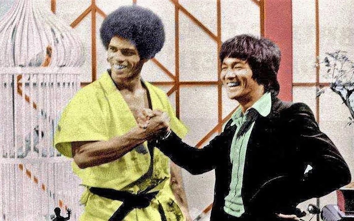 Chi nhung nguoi da bi danh bai moi biet Bruce Lee manh me nhu the nao! anh 1