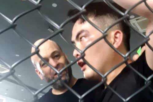 Flores danh bai vo si nghiep du nho don cho hinh anh