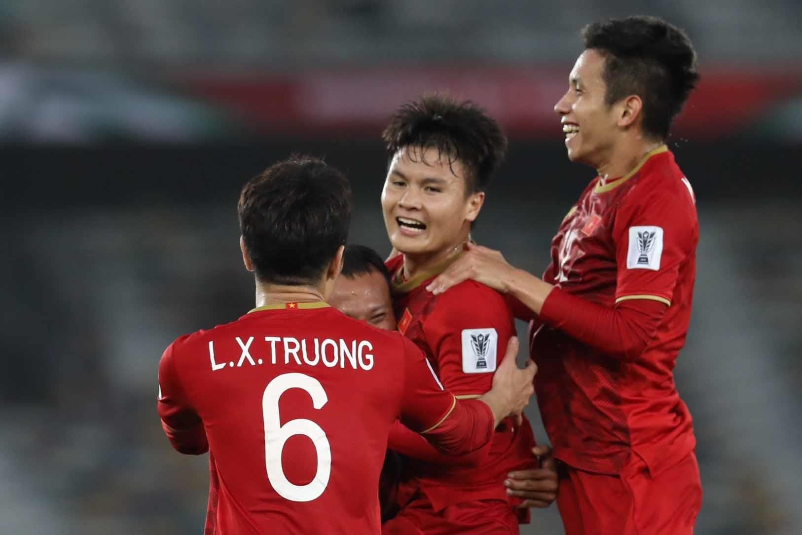 Viet Nam thang tien manh nhat Dong Nam A trong 10 nam qua hinh anh