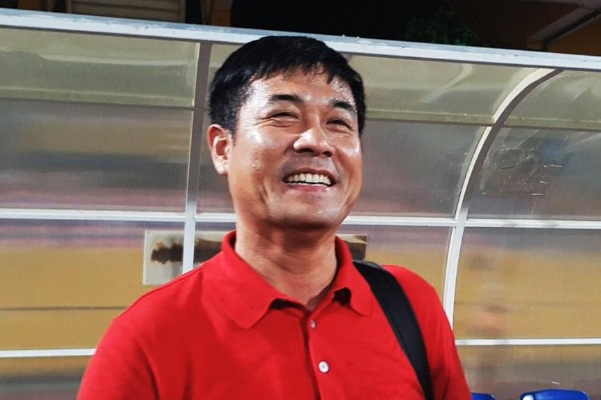 Chu tich doi TP.HCM: 'Can tra loi ro viec mot ong chu co nhieu CLB' hinh anh