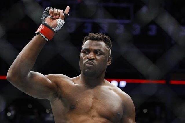 Vo si co cu dam manh nhat hanh tinh da nga 'quan xanh' tren san tap hinh anh