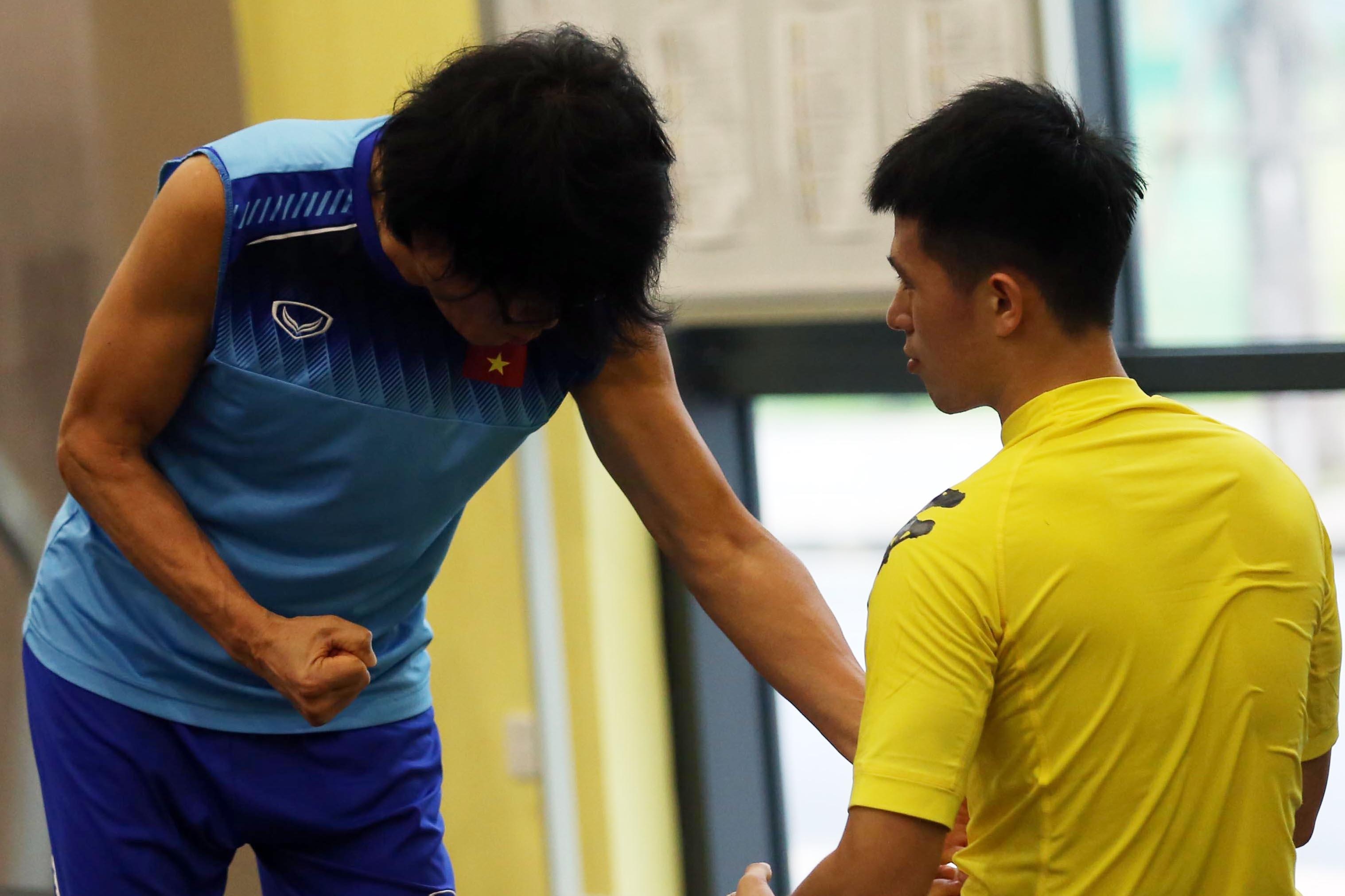 Chuyen gia Choi Ju-young noi tieng Viet dong vien Dinh Trong hinh anh