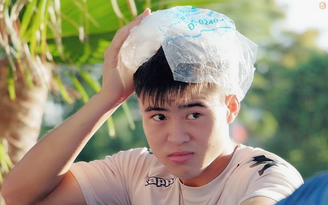 Duy Manh phai truyen nuoc ha sot truoc ngay dau Binh Duong FC hinh anh