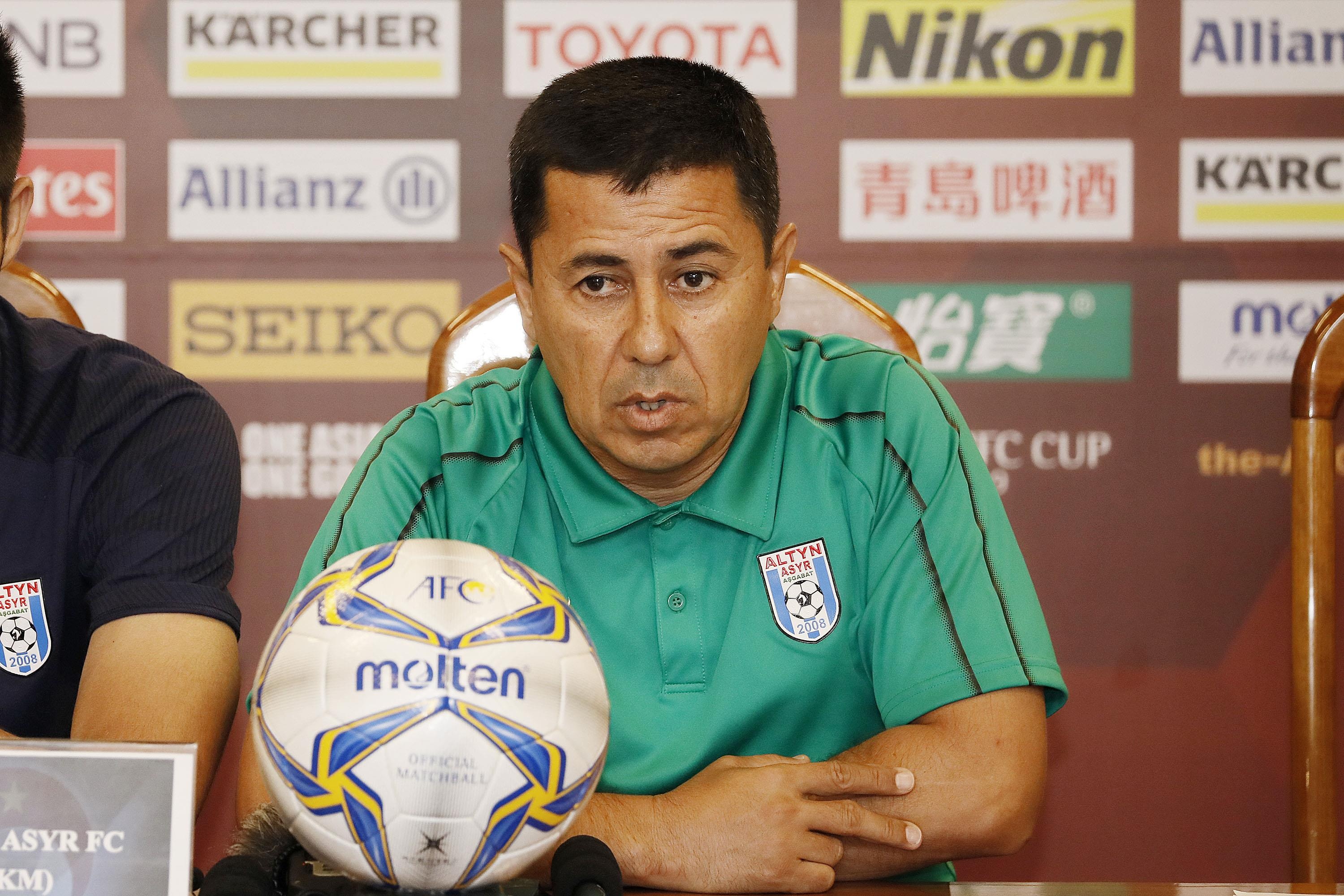 Quang Hải đối đầu 7 tuyển thủ Turkmenistan ảnh 1 Quang Hai doi dau 7 tuyen thu Turkmenistan anh 1