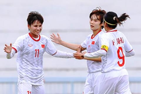 Tuyen nu Viet Nam rong cua vao chung ket AFF Cup hinh anh