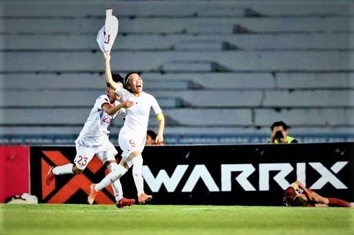 Cau thu nu Viet Nam bi truat quyen thi dau vi coi ao an mung hinh anh