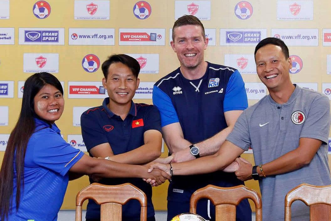 U15 nu Viet Nam chuan bi doi dau doi bong chau Au hinh anh