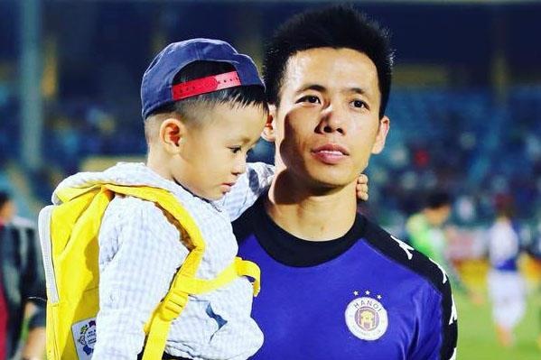 Van Quyet dua con di khai giang hinh anh