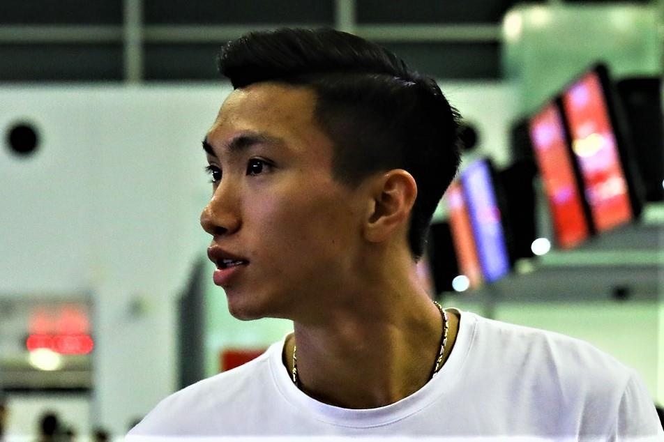 Sang nay Van Hau ve Ha Noi hoi quan hinh anh