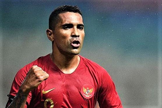 Huyen thoai Indonesia danh gia thap dan cau thu nhap tich hinh anh