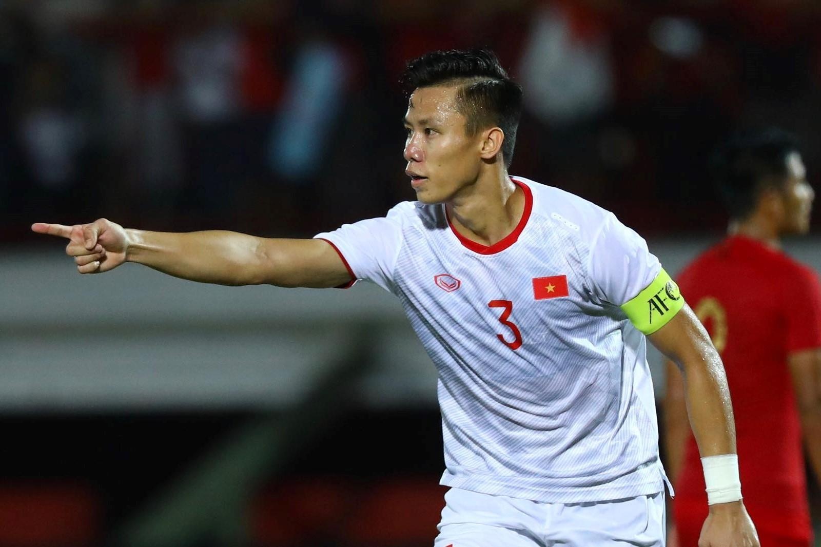 Dan mang thich thu voi cu penalty nhay chan sao cua Hai Que hinh anh